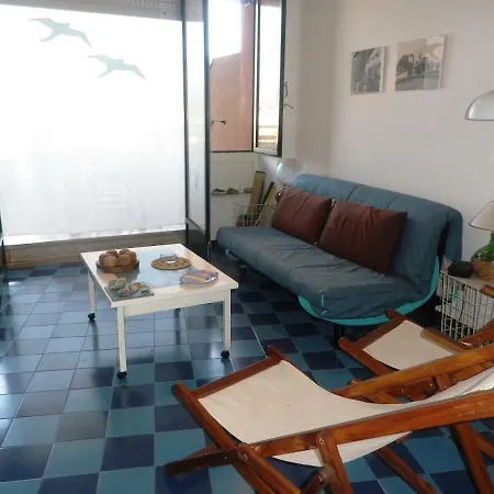 Ξενοδοχείο με διαμερίσματα Pietre Nere Giardini Naxos