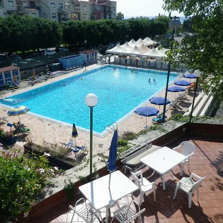 Pietre Nere Ξενοδοχείο με διαμερίσματα *